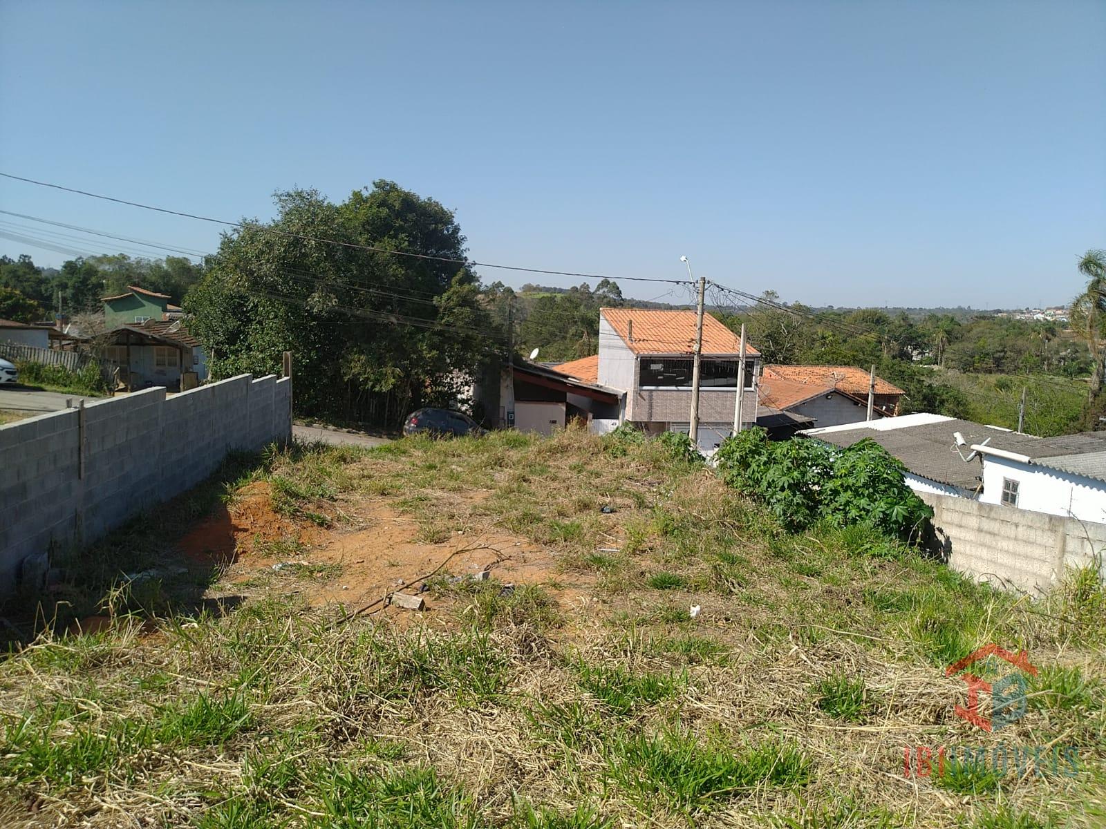 Terreno com 500m  em bairro próximo ao centro   