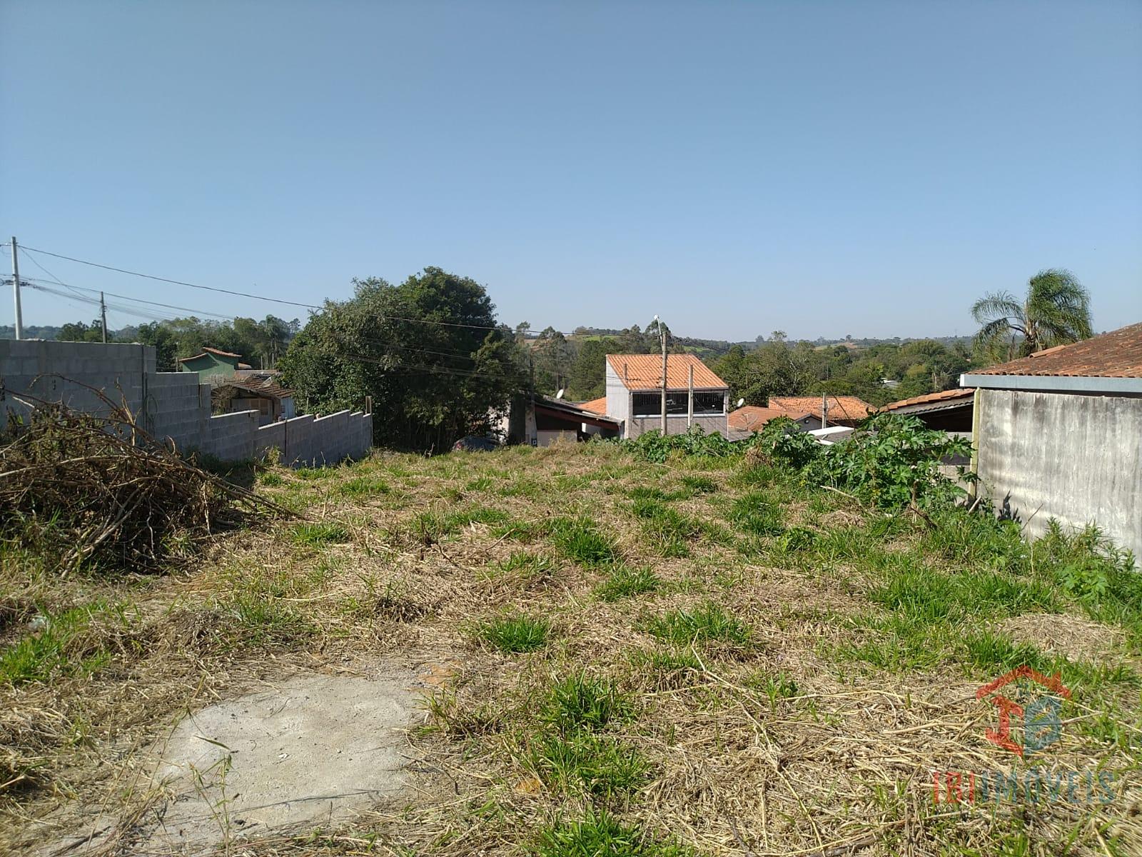Terreno com 500m  em bairro próximo ao centro   