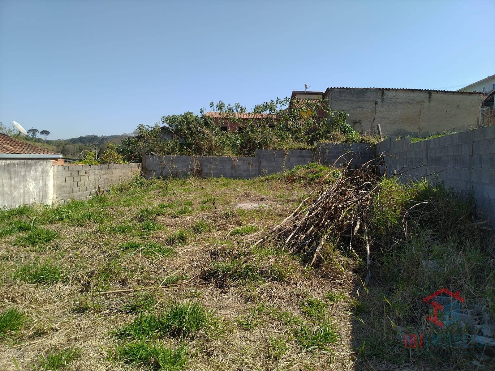 Terreno com 500m  em bairro próximo ao centro   