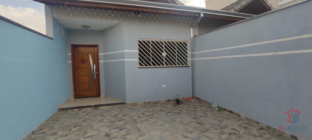 Linda casa em bairro próximo ao centro - Aceita financiamento ...