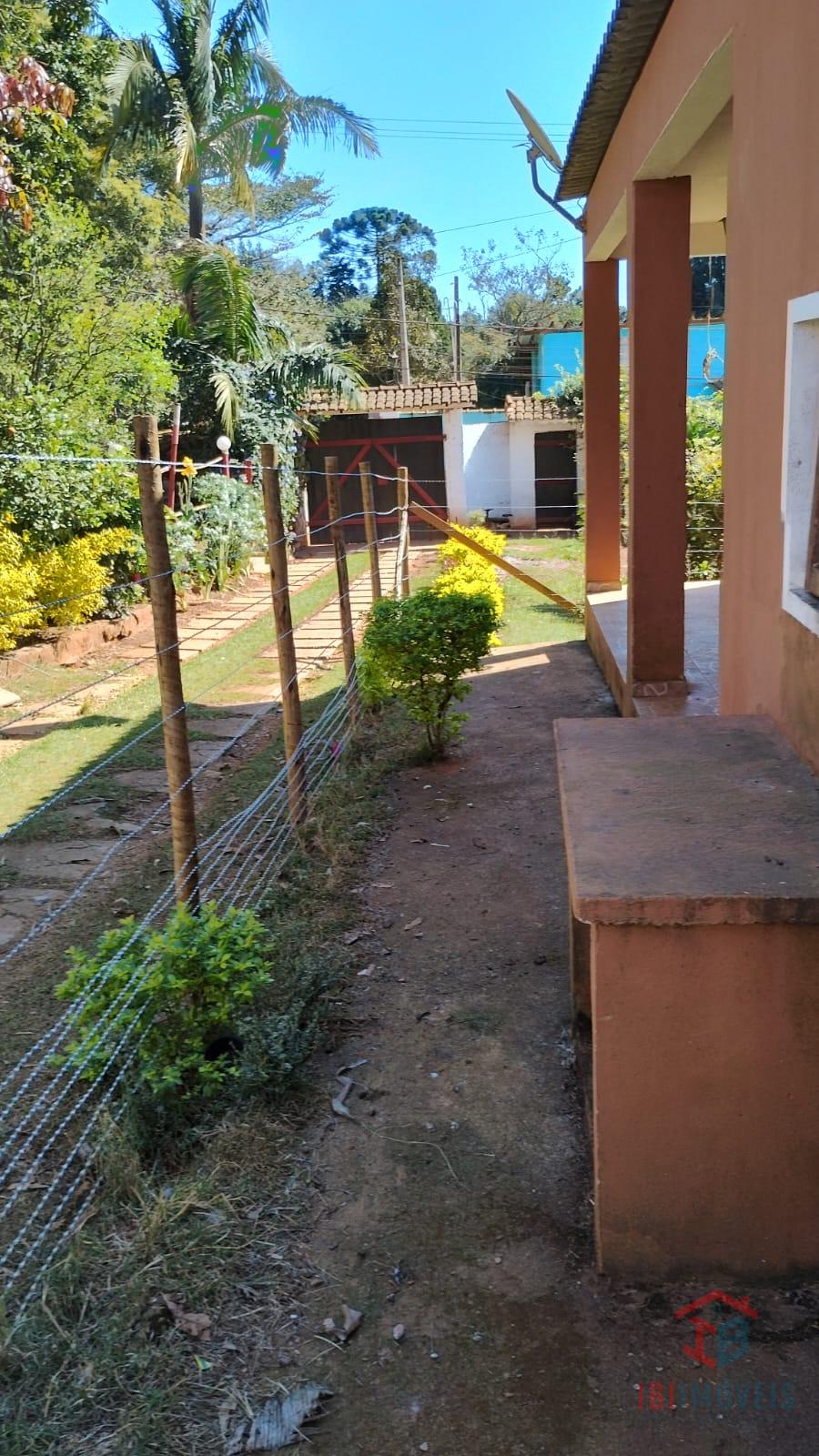 Chácara à venda próximo a rodovia