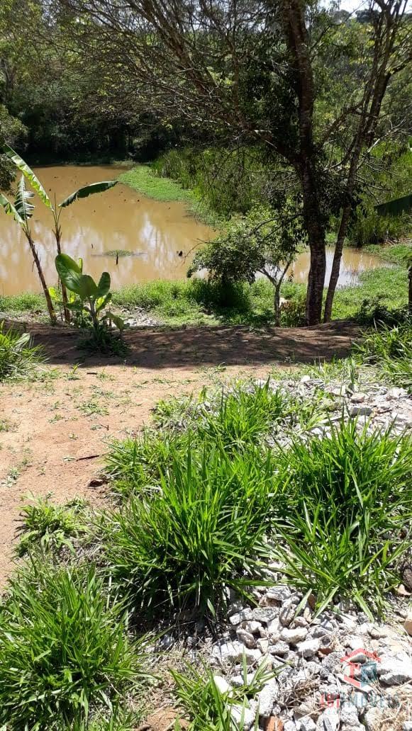 Terreno com 1.100m  fundo para o lago e com ótima localização   
