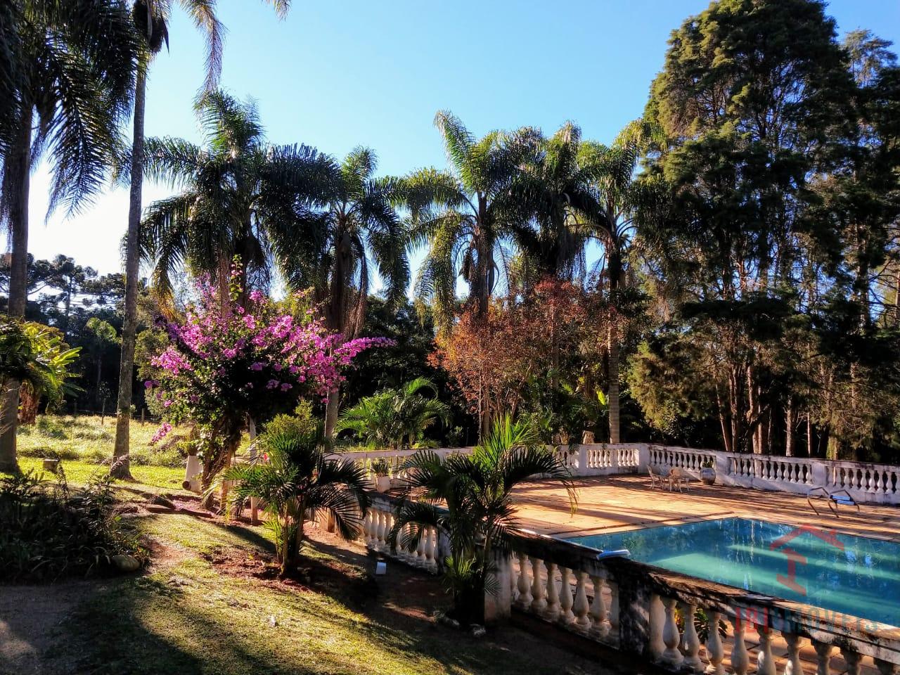 Ibiúna - Sítio com 47,000m  com  nascentes de água e ótima loc...