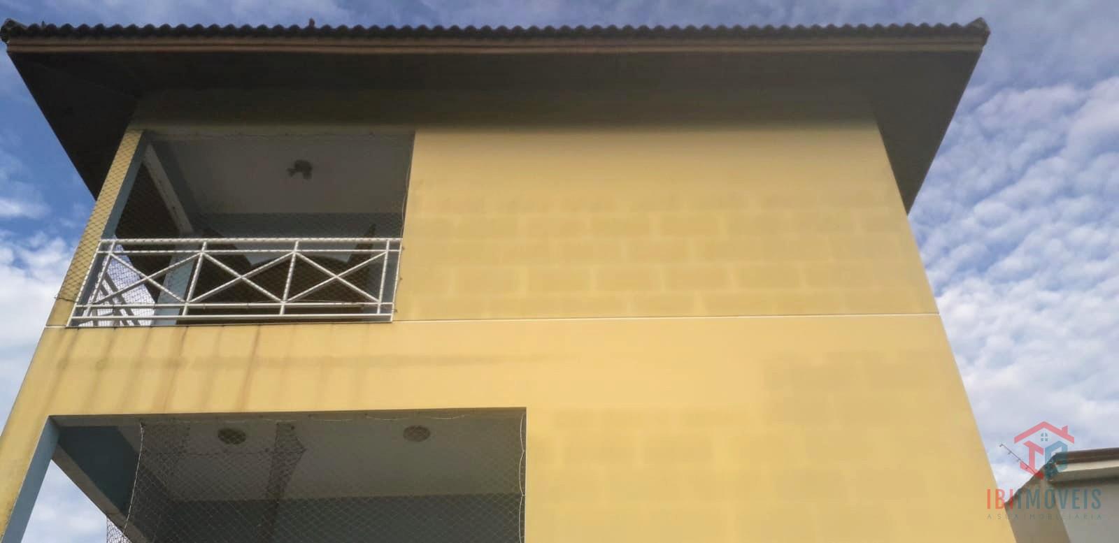 Ibiúna - Casa com ótimo acabamento para venda na região central
