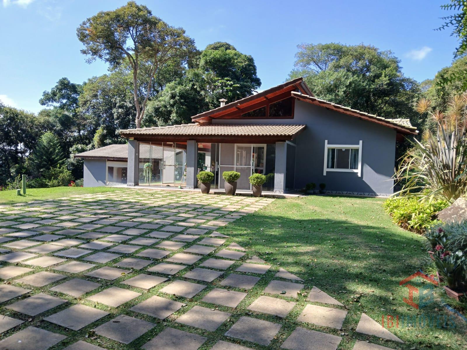 Ibiúna - Maravilhosa chácara em condomínio com clube