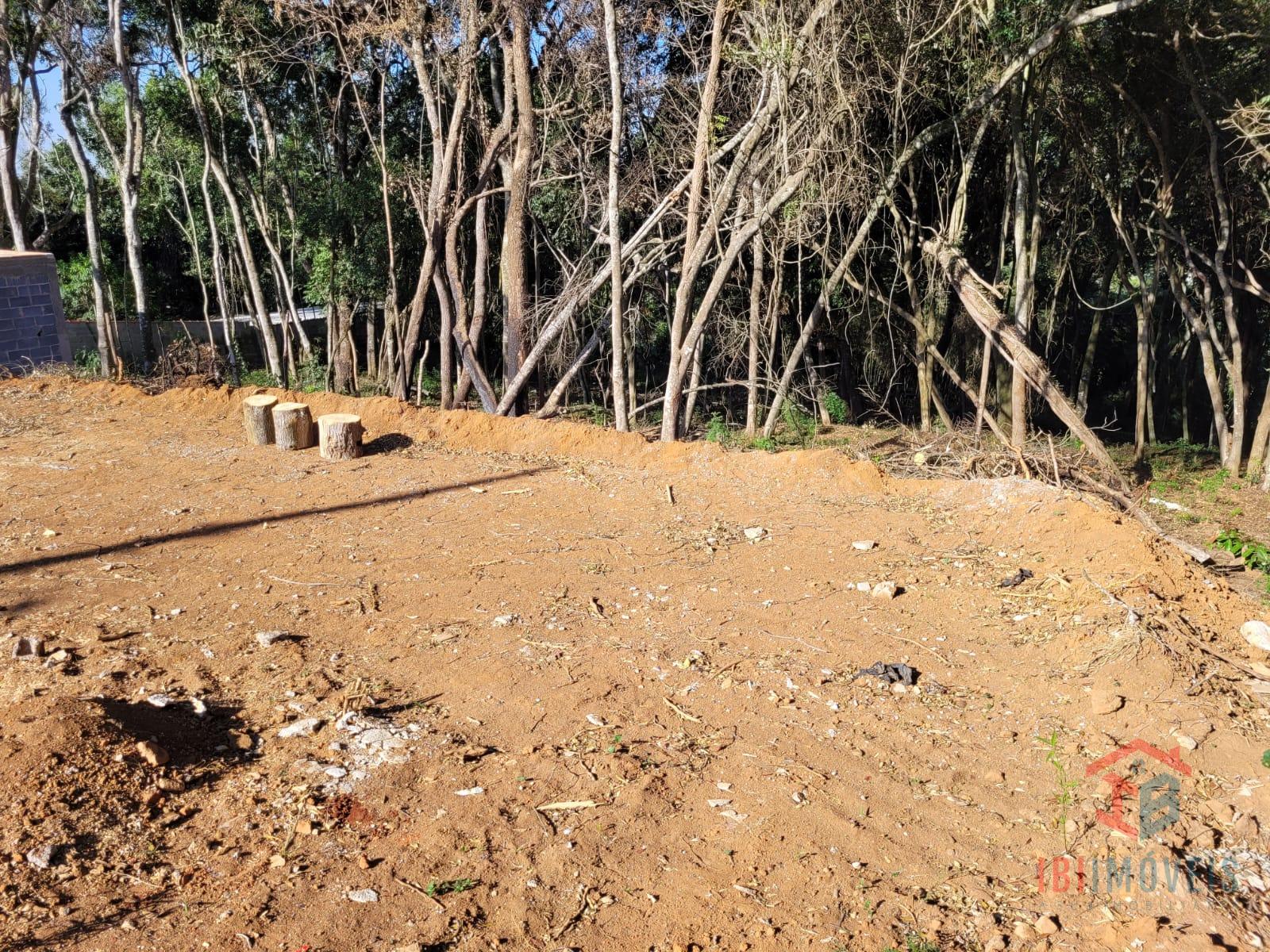 Lindo lote antes do centro a venda ja com platô pronto, IBIUNA...