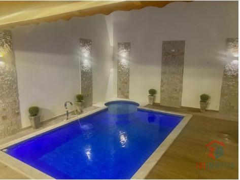 Linda casa próximo ao centro da cidade de Ibiúna SP