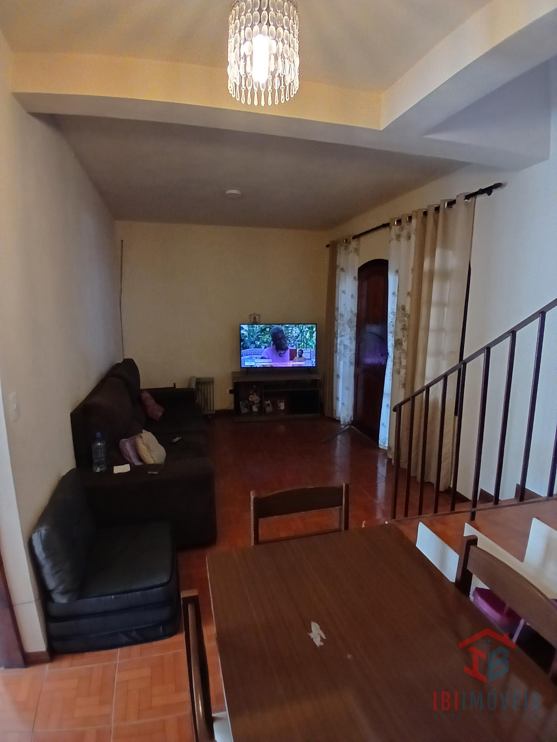 Sobrado com 2 dormitórios no centro