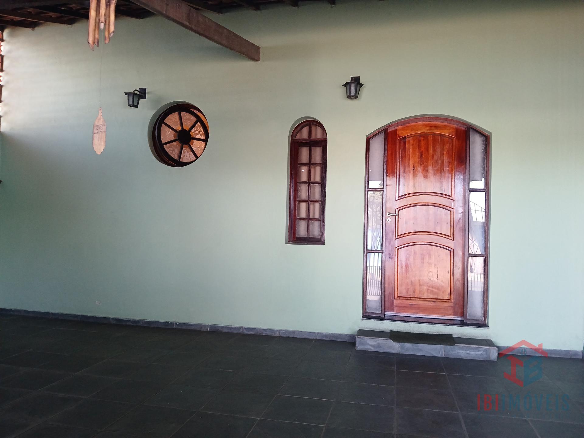 Sobrado com 2 dormitórios no centro