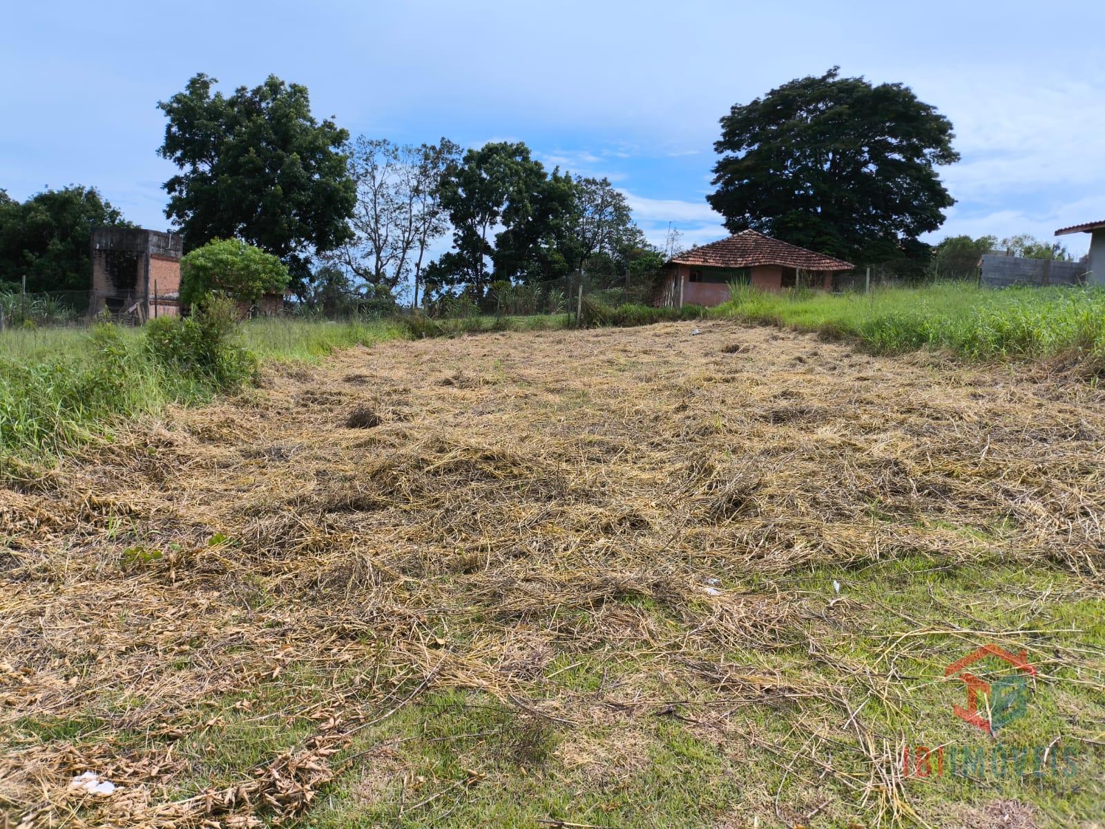 Terreno em loteamento próximo a cidade de Ibiúna SP.