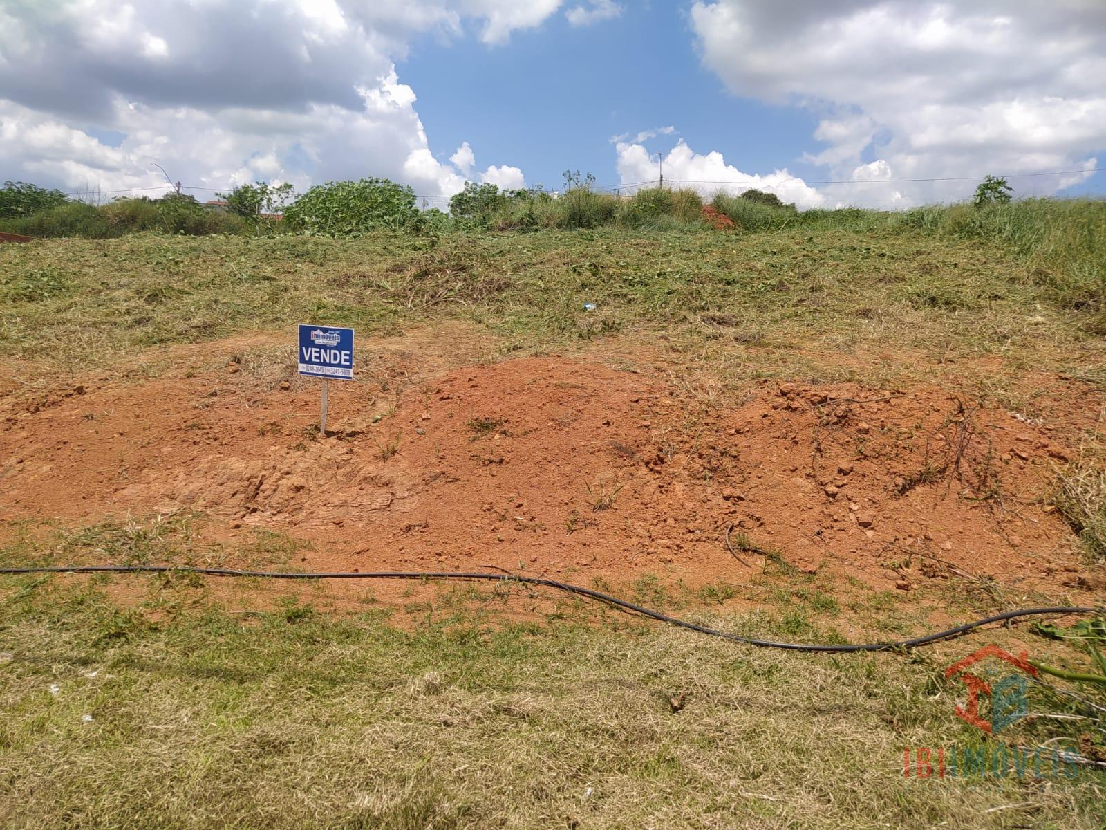 Terreno próximo ao centro da cidade de Ibiúna SP.