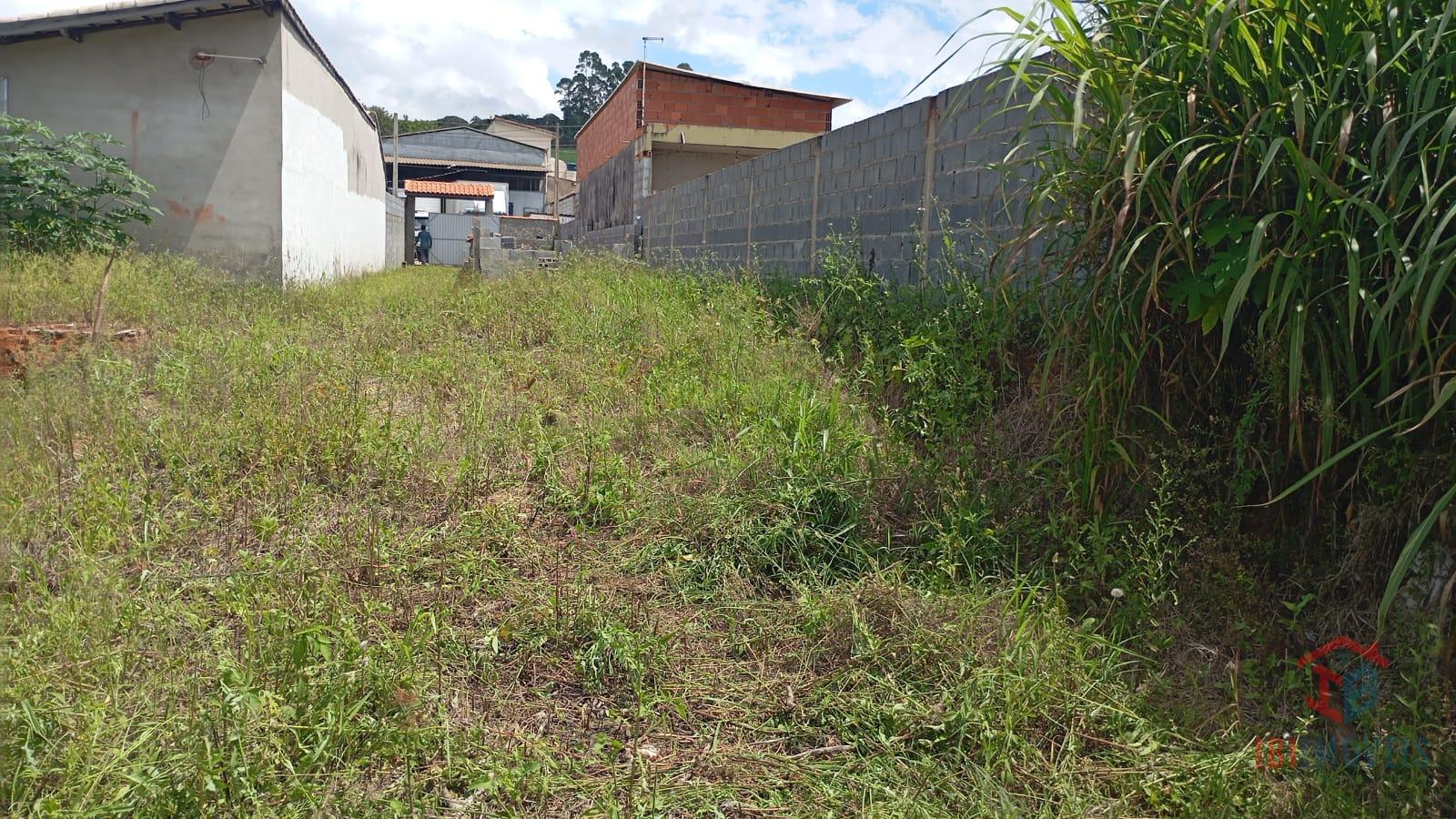 Terreno com 300 m  bem localizado