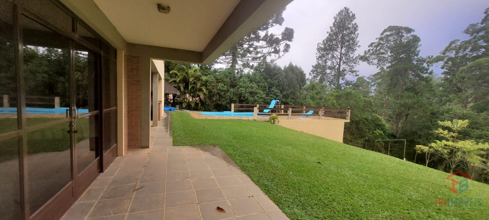 Ibiúna Maravilhosa chácara com 5.000m2 em condomínio com fundo...