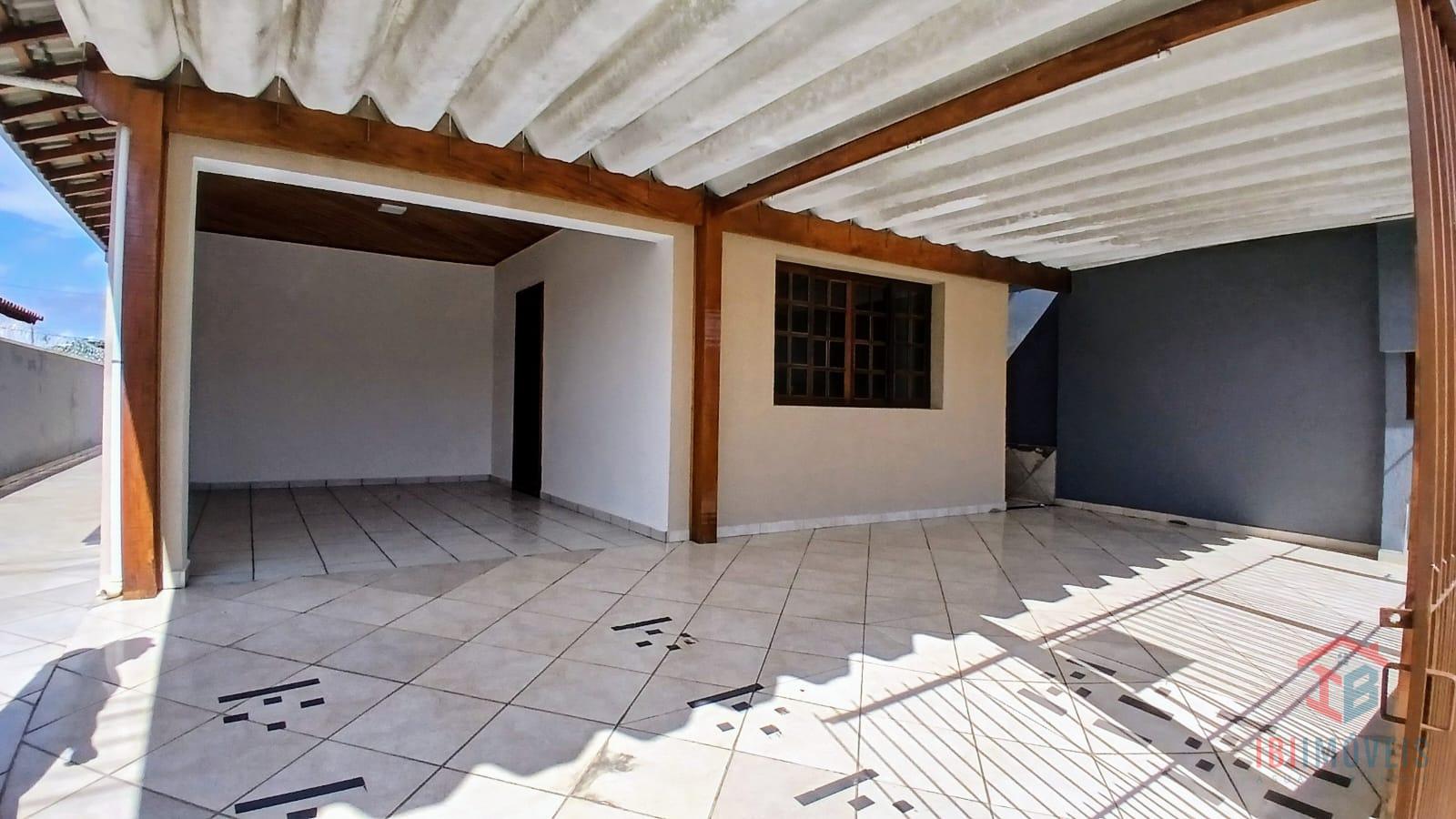 Ibiúna - Casa com ótima localização na região central.