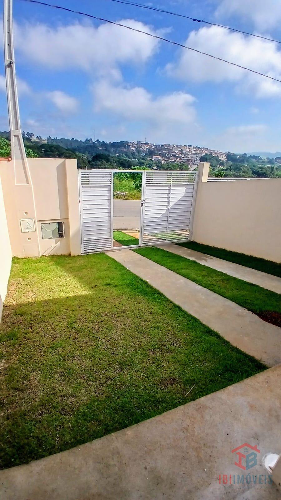 Casa em bairro planejado - aceita financiamento bancário.