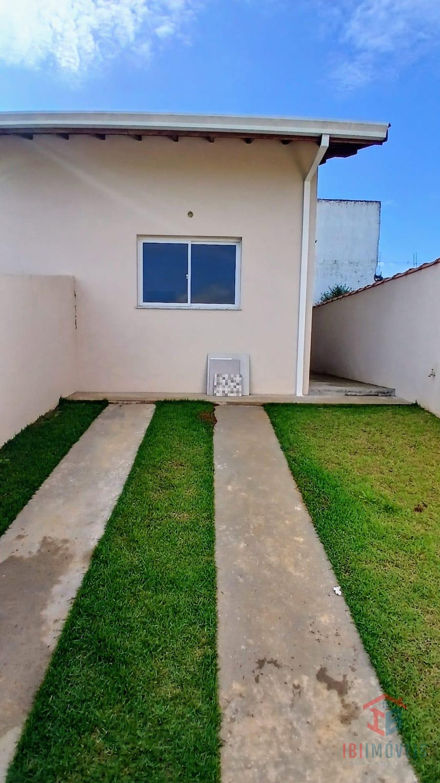 Casa em bairro planejado - aceita financiamento bancário.