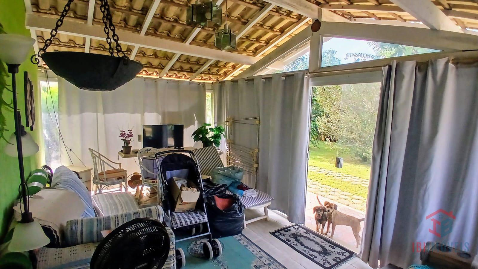 Ibiúna Chácara com terreno de 2.600m  com 03 casas e fácil acesso