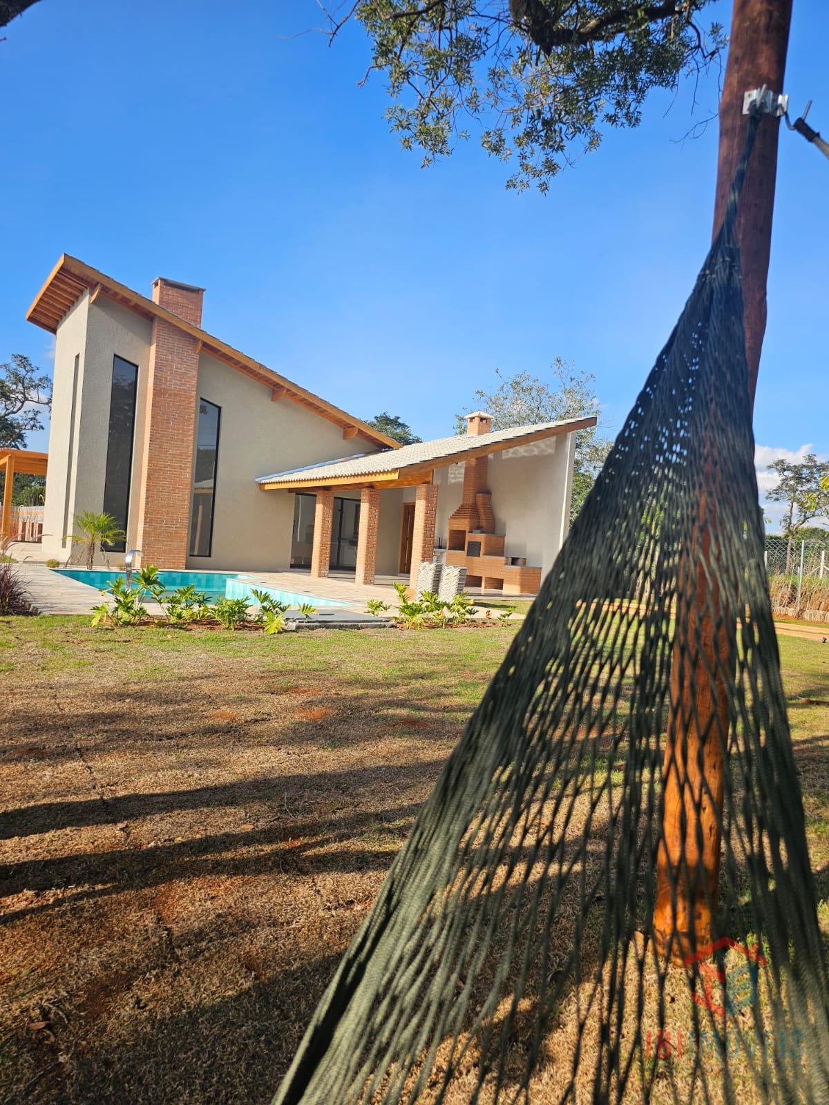Linda Chácara nova a venda em condomínio fechado, IBIUNA - SP
