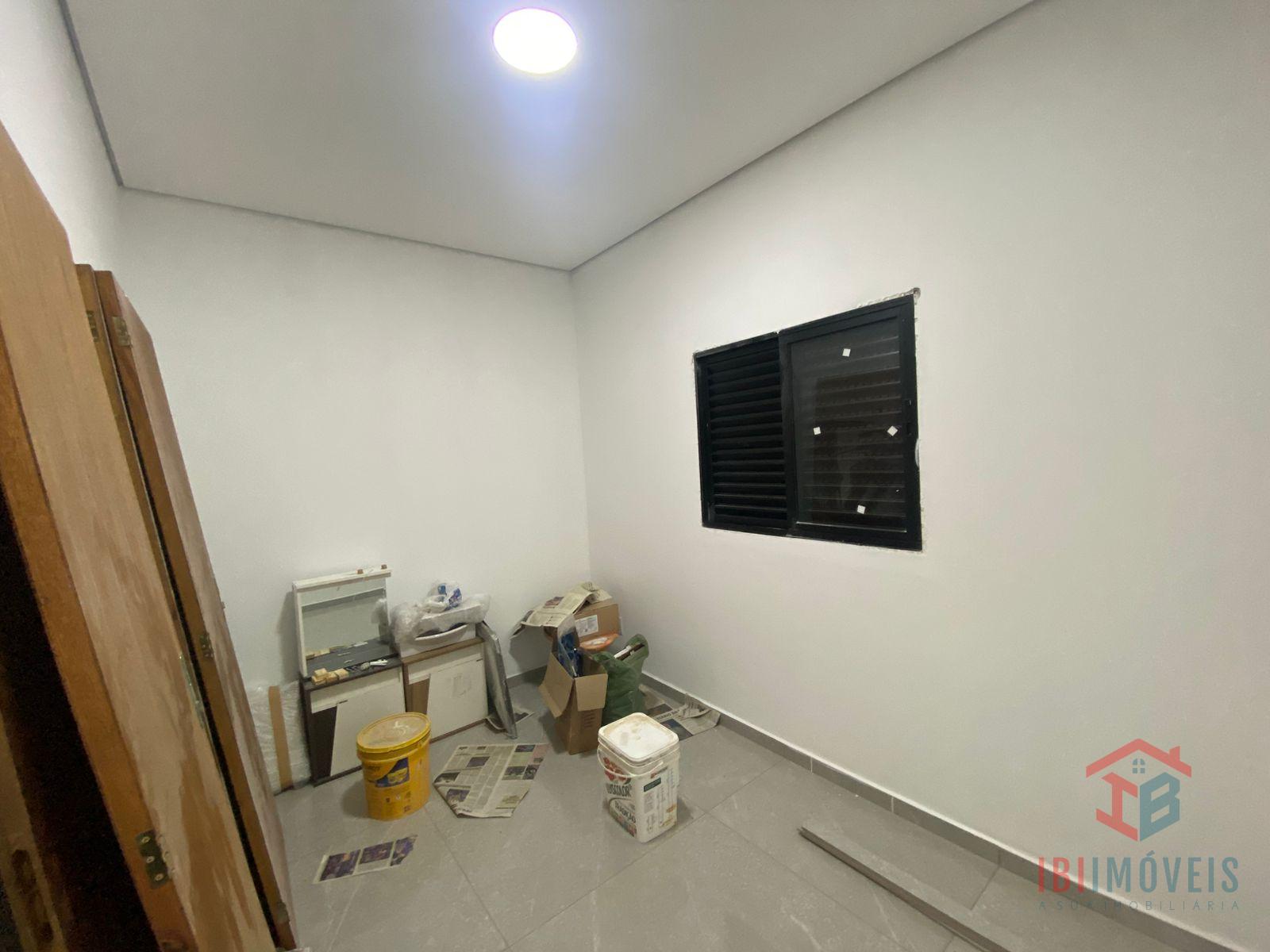 Casa nova, moderna, em loteamento a apenas 1km do centro da ci...