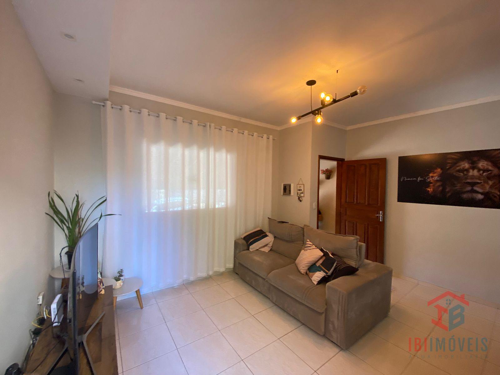 Casa com 2 dormitórios à venda, próximo ao centro, IBIUNA - SP