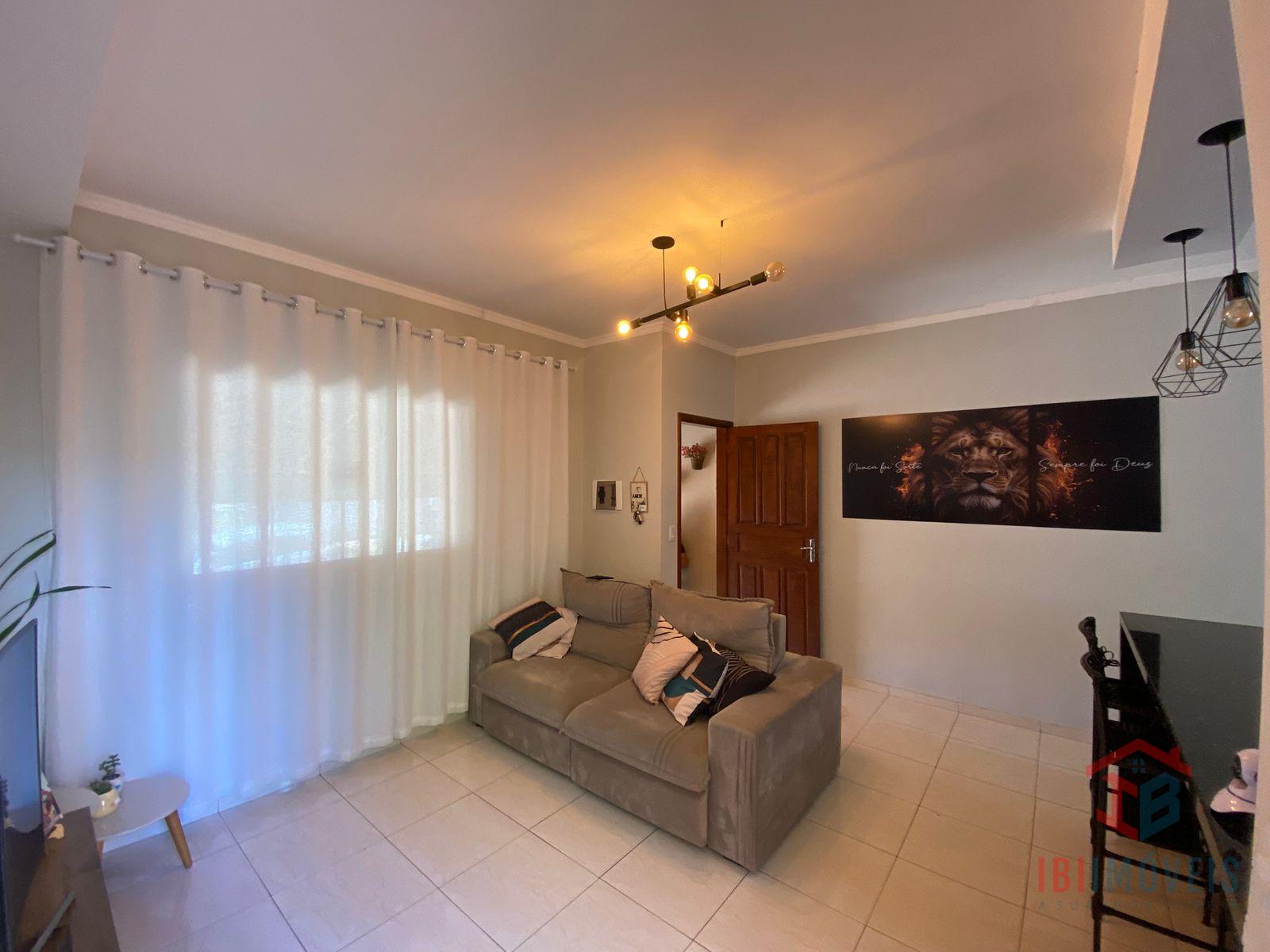 Casa com 2 dormitórios à venda, próximo ao centro, IBIUNA - SP