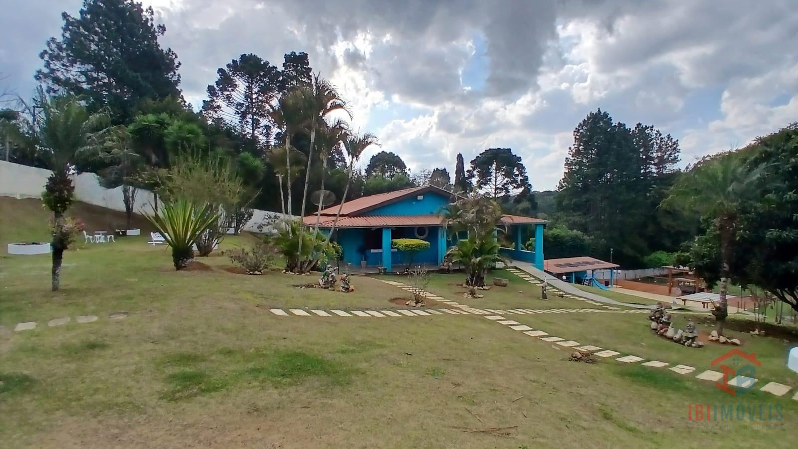 Chácara com 7.000m  - lago, campo, piscina, lazer completo par...