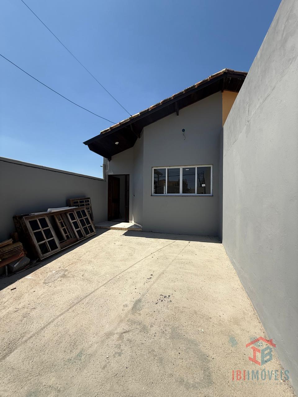 Casa ótima localização e disponível para financiamento bancári...
