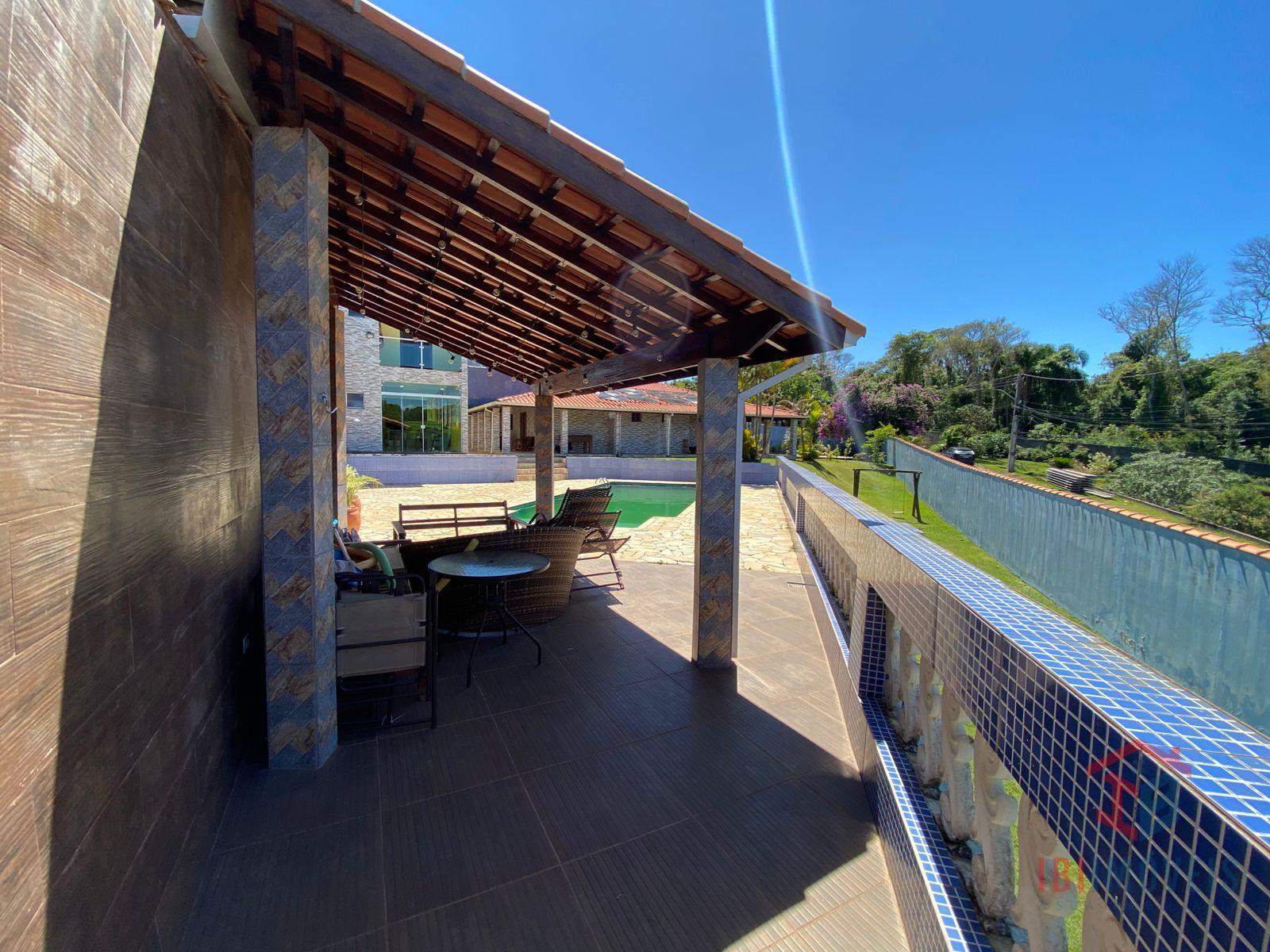 Chácara com 6 dormitórios à venda em condomínio antes do centr...