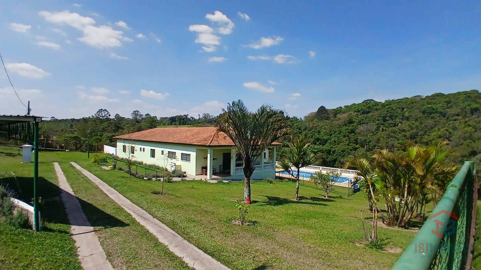 Maravilhoso Sítio com 60.000m  com lago, casa sede com 6 dormi...