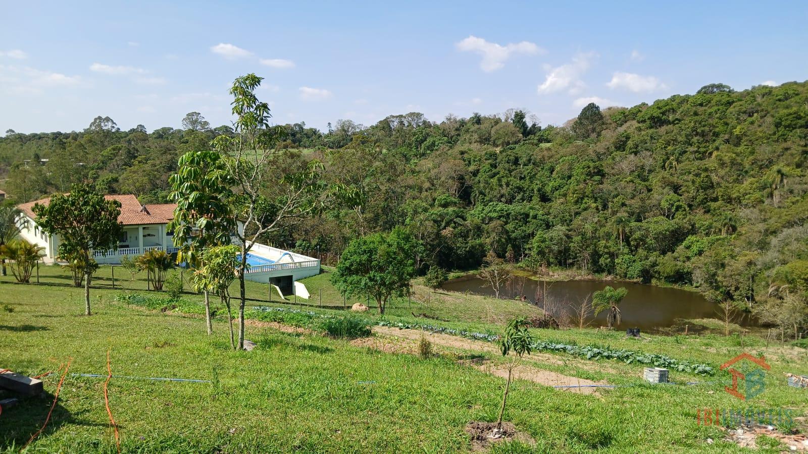 Maravilhoso Sítio com 60.000m  com lago, casa sede com 6 dormi...