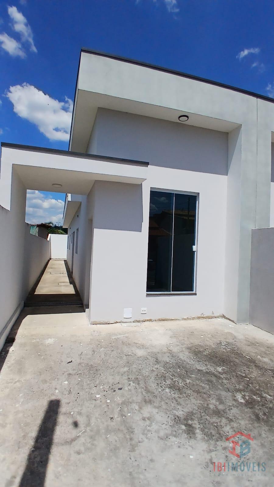 Casa moderna em bairro com ótima localização - Aceita Financ B...