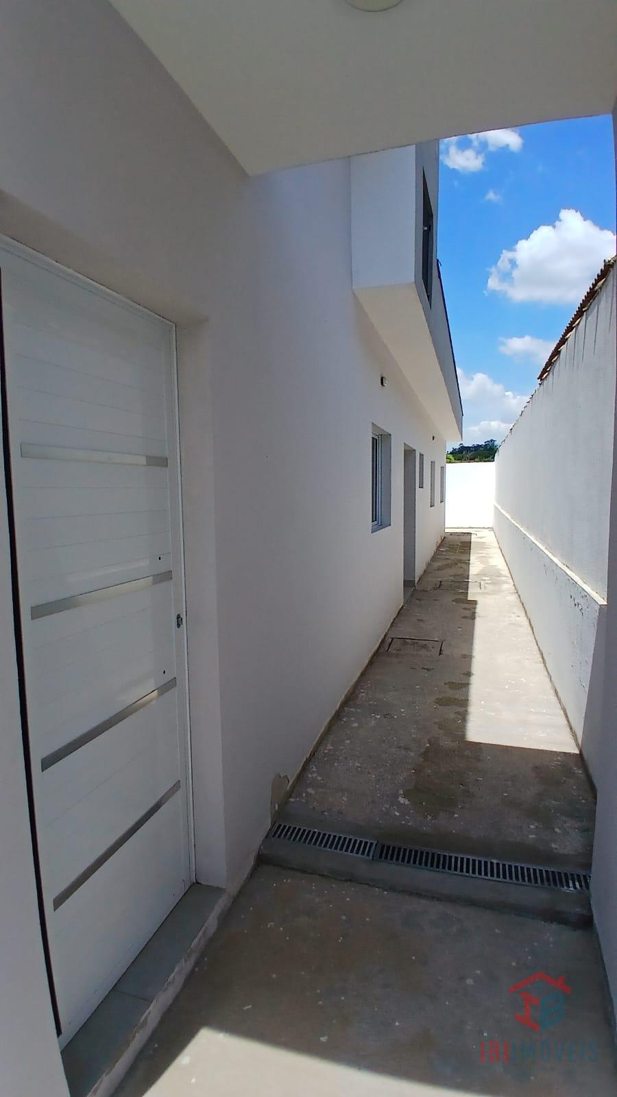 Casa moderna em bairro com ótima localização - Aceita Financ B...