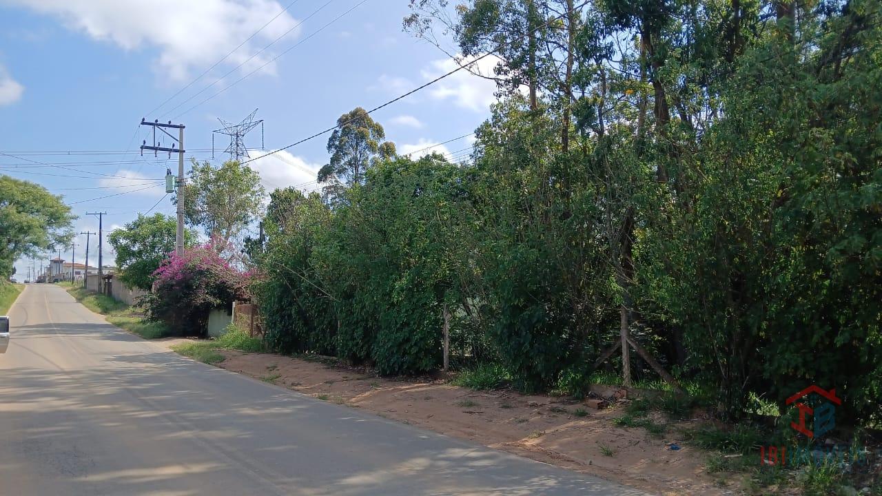 Ibiúna Terreno de frente para o asfalto com fácil acesso para SP