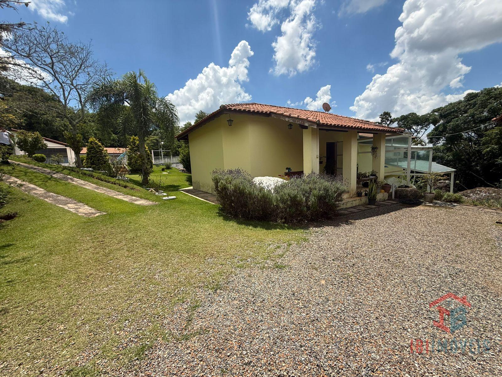 Chácara à venda, em condomínio fechado, Ibiúna - SP