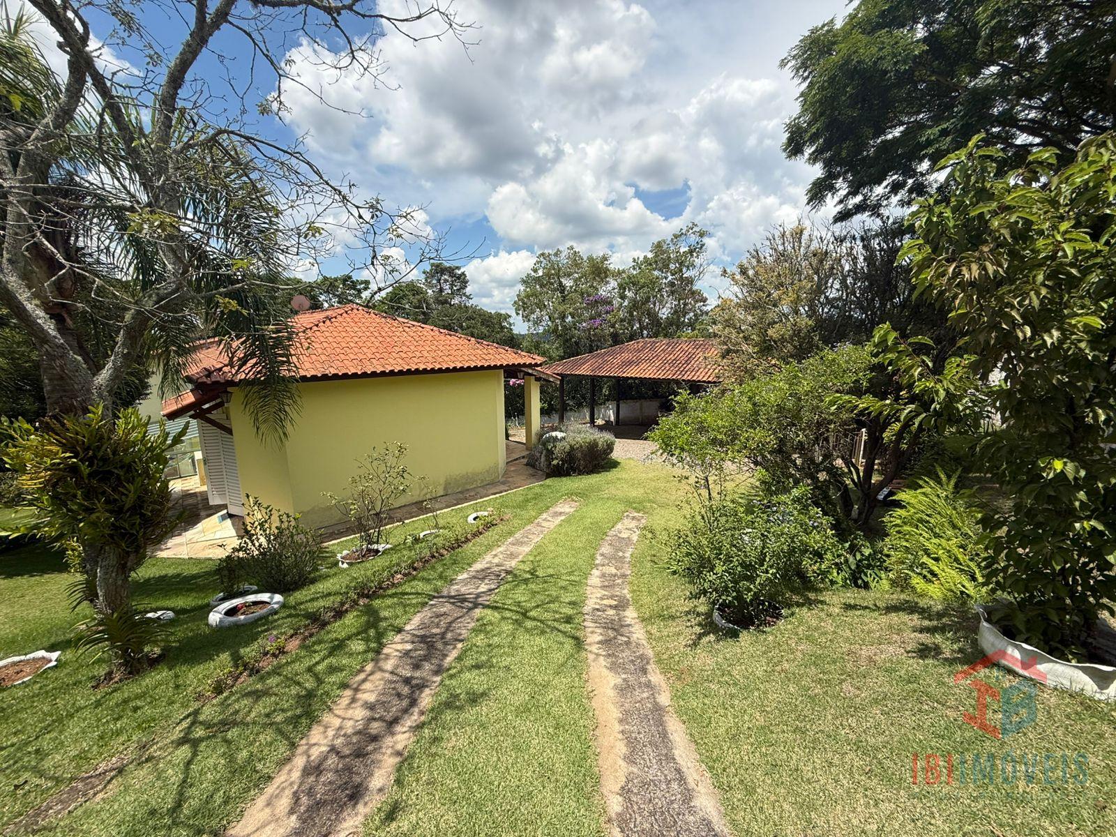 Chácara à venda, em condomínio fechado, Ibiúna - SP