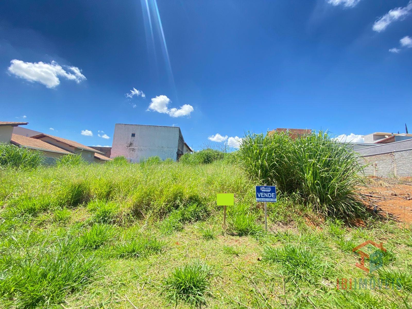 Lindo lote plano em loteamento próximo ao centro, IBIUNA - SP