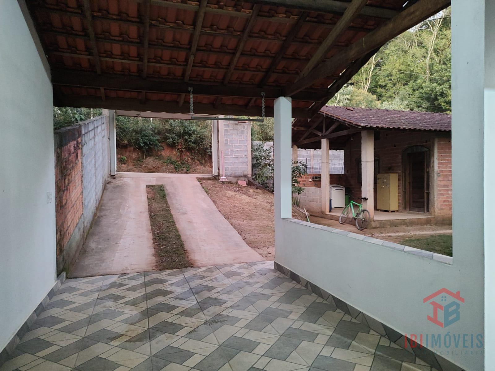 Oportunidade Chácara com pequeno lago em Ibiúna para seu lazer.