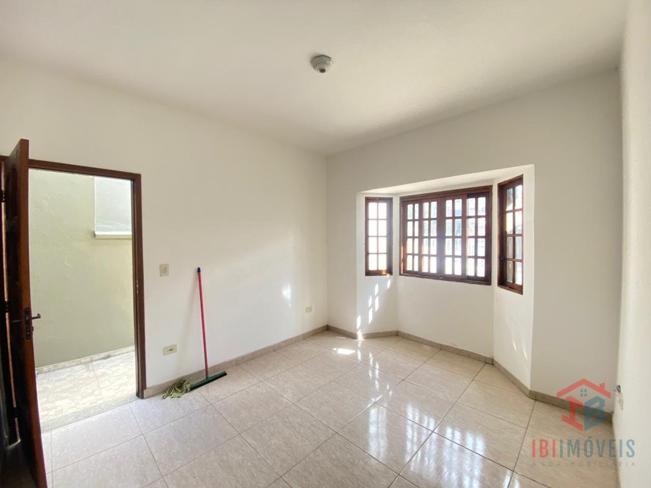 Linda casa com 2 dormitórios à venda, próximo ao centro, IBIUN...