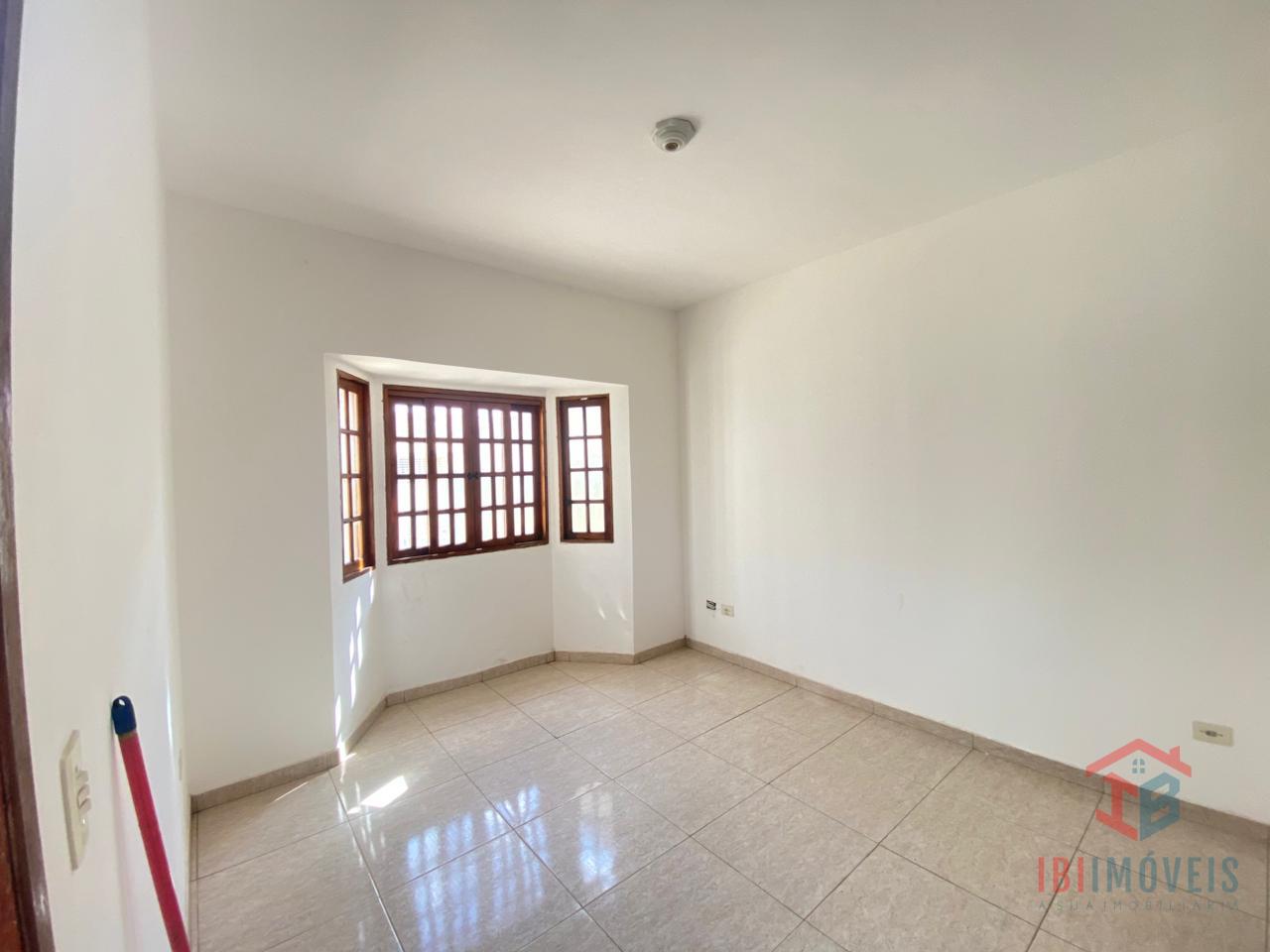 Linda casa com 2 dormitórios à venda, próximo ao centro, IBIUN...