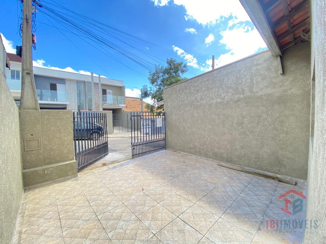 Linda casa com 2 dormitórios à venda, próximo ao centro, IBIUN...