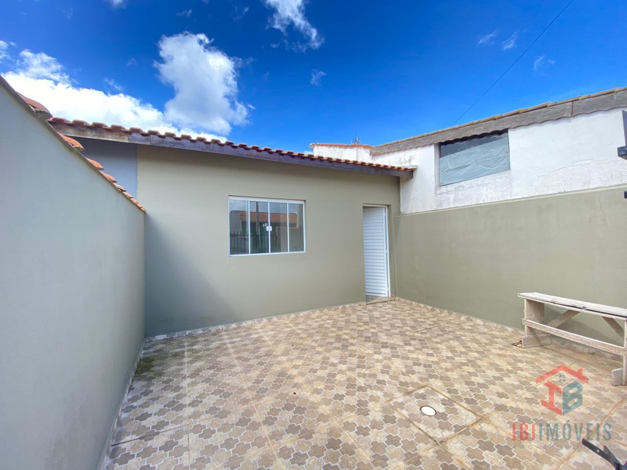 Linda casa com 2 dormitórios à venda, próximo ao centro, IBIUN...