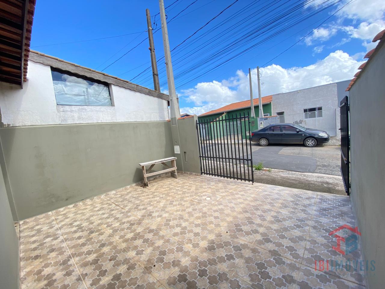 Linda casa com 2 dormitórios à venda, próximo ao centro, IBIUN...
