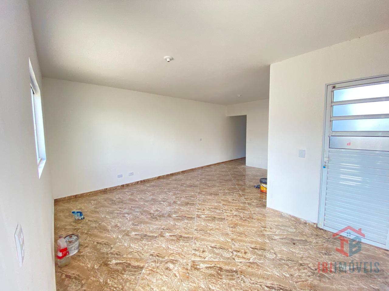 Linda casa com 2 dormitórios à venda, próximo ao centro, IBIUN...