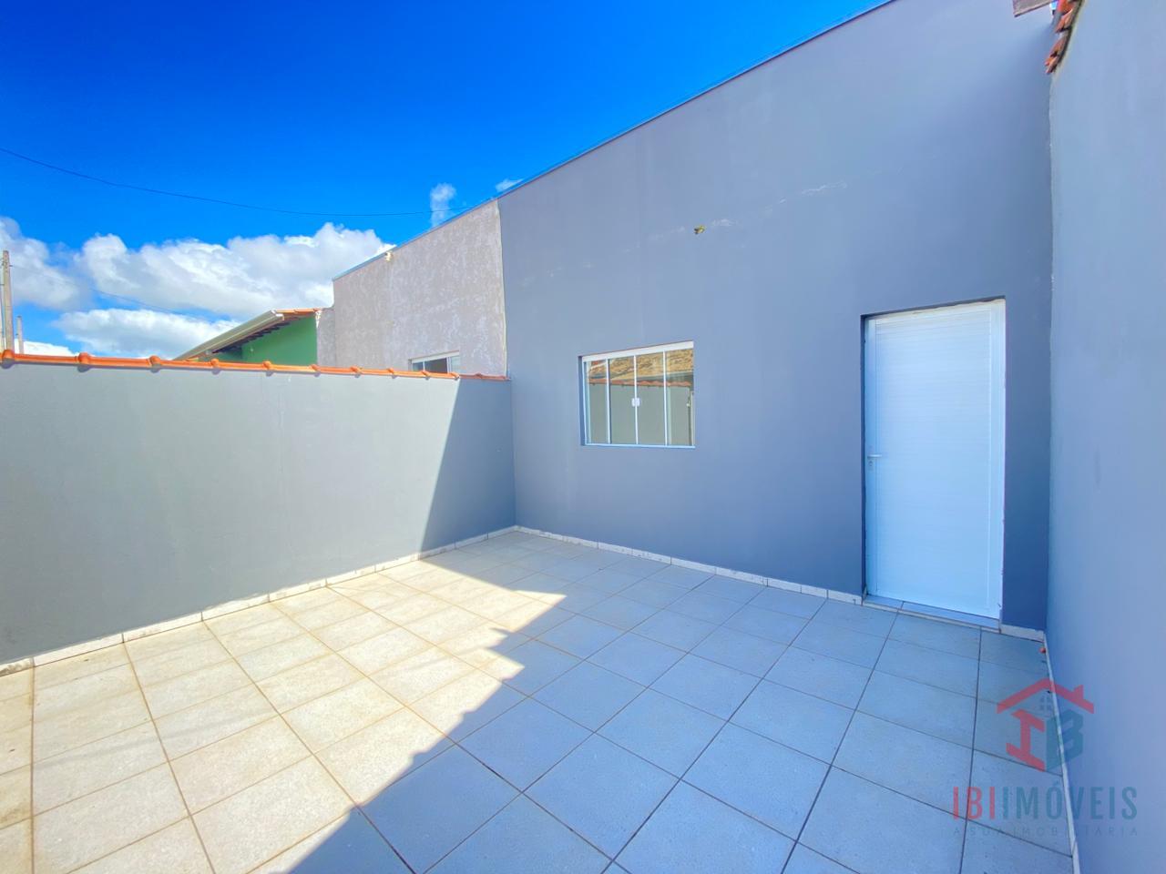 Linda casa com 2 dormitórios à venda, próximo ao centro, IBIUN...