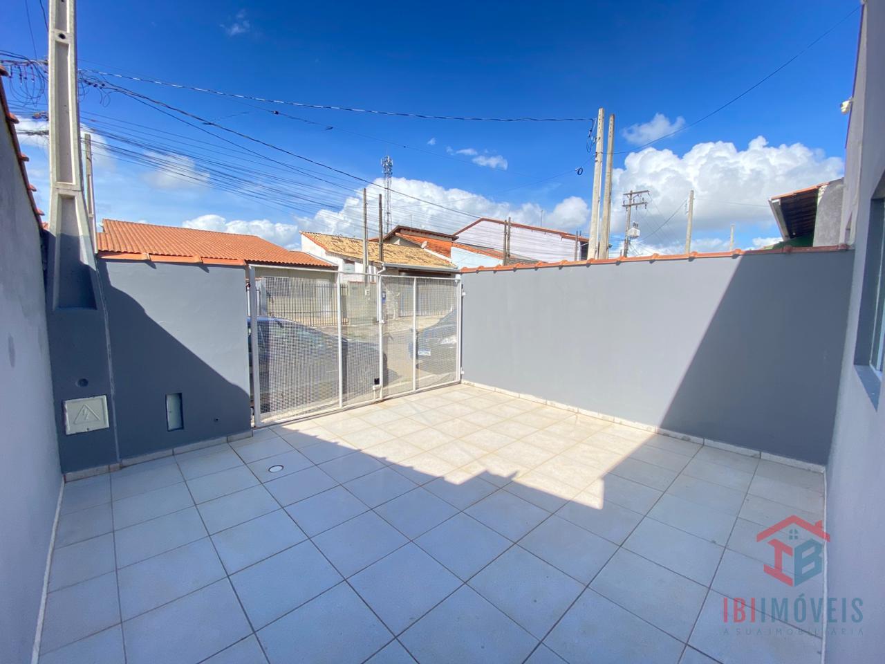 Linda casa com 2 dormitórios à venda, próximo ao centro, IBIUN...
