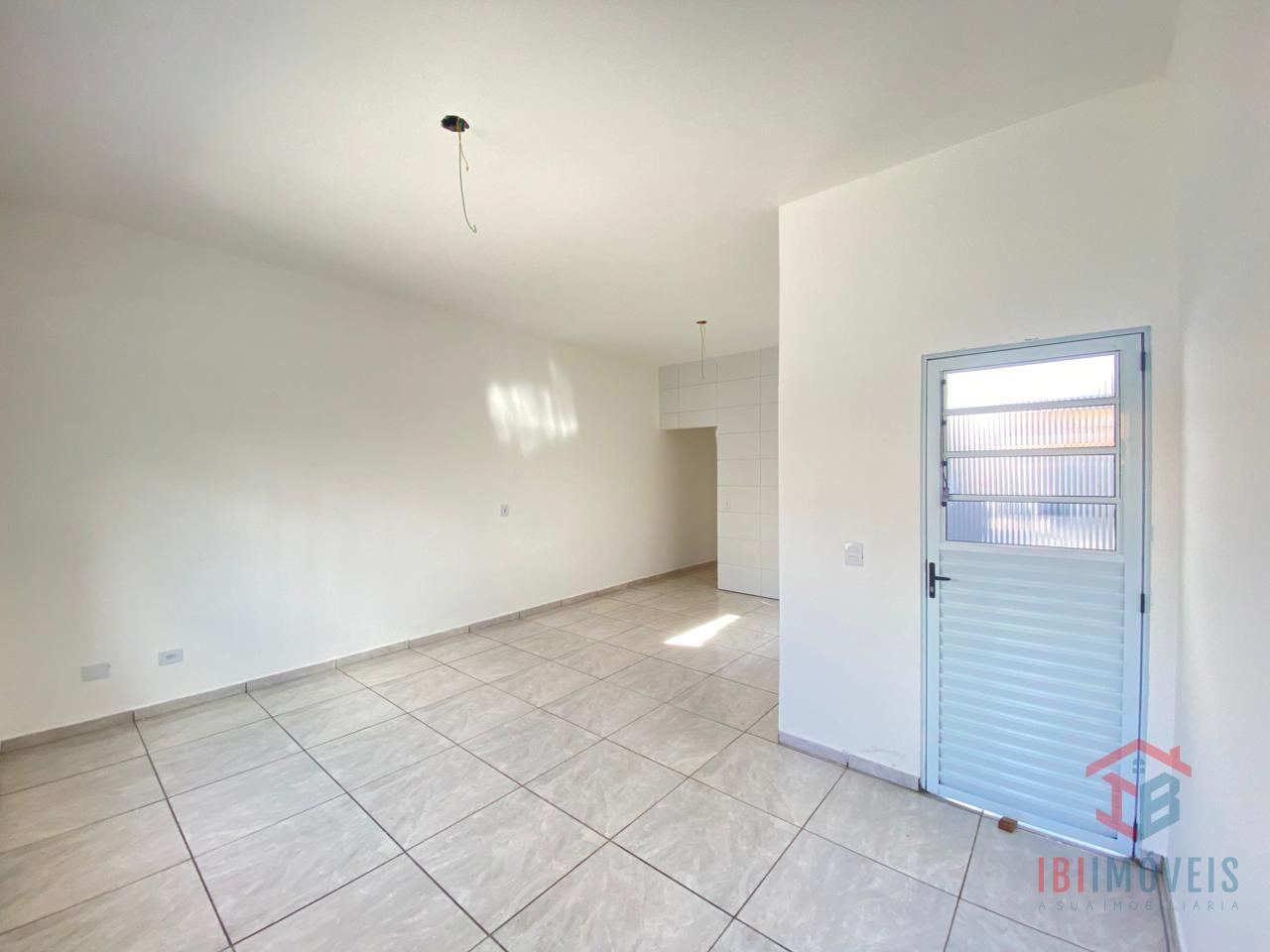 Linda casa com 2 dormitórios à venda, próximo ao centro, IBIUN...