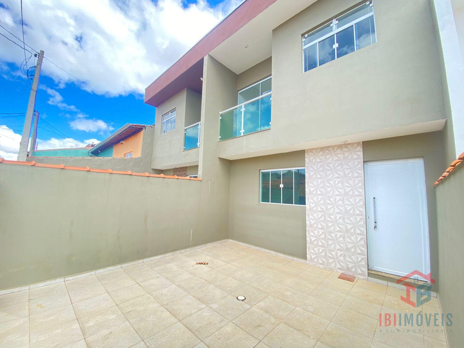 Linda casa com 3 dormitórios à venda, próximo ao centro, IBIUN...