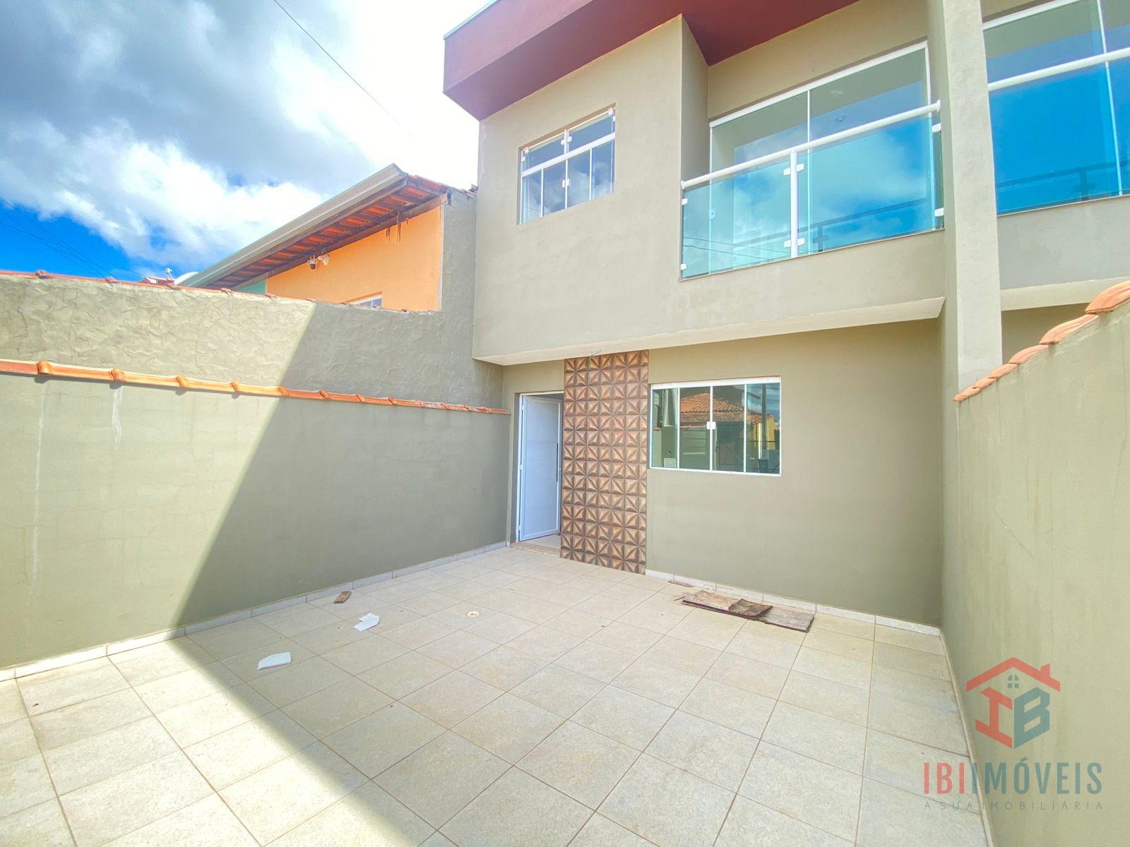 Linda casa com 3 dormitórios à venda, próximo ao centro, IBIUN...