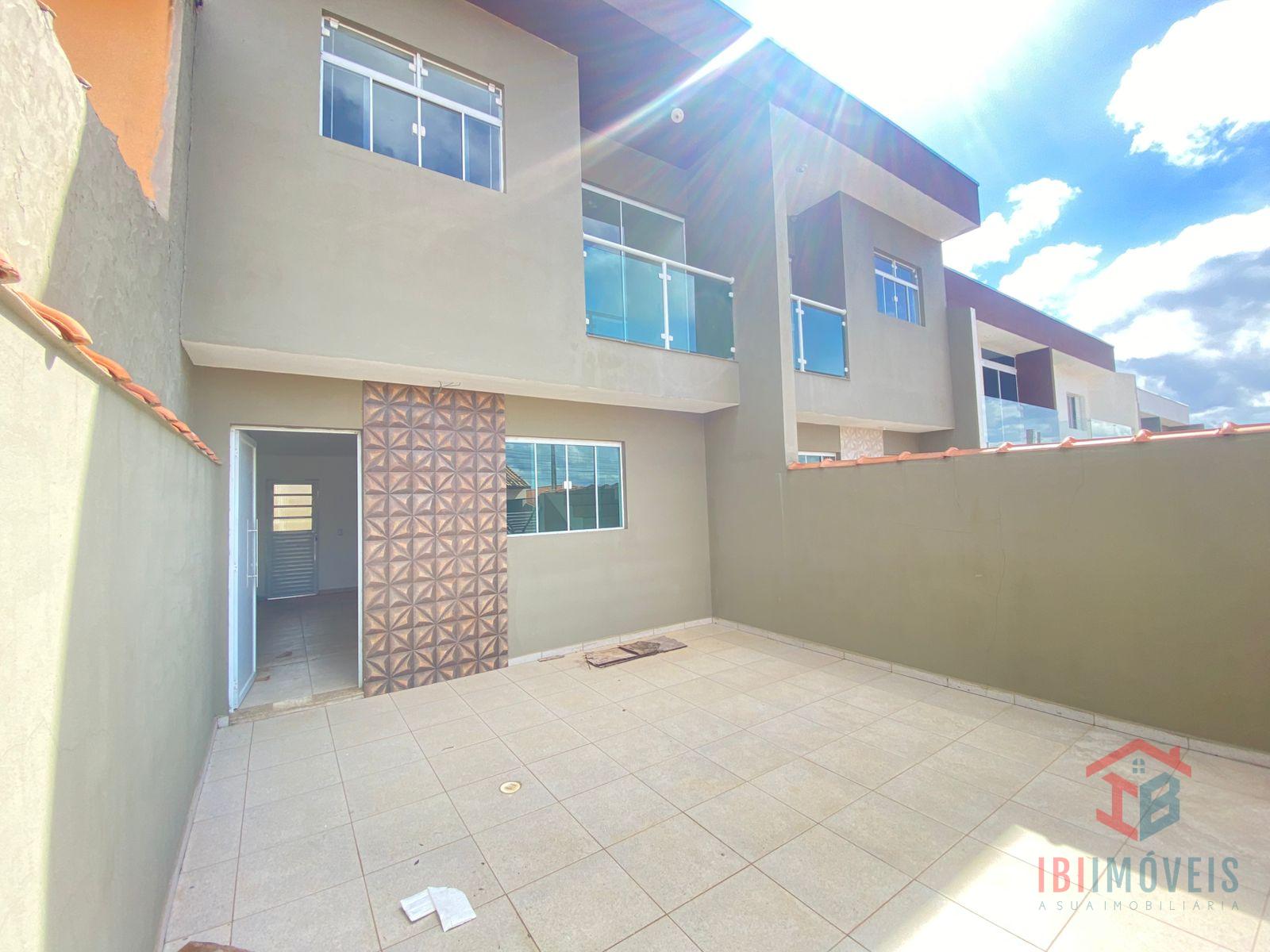 Linda casa com 3 dormitórios à venda, próximo ao centro, IBIUN...