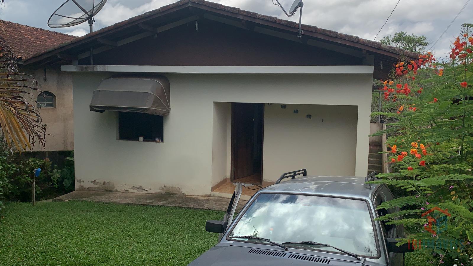 Casa a venda no centro da cidade de Ibiúna SP.